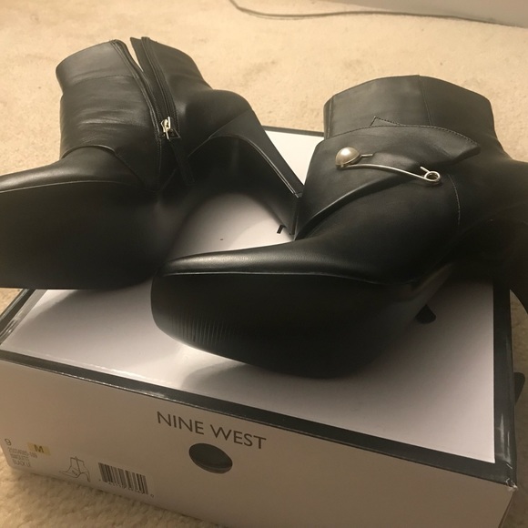 Nine West Boots - Picture 4 of 6
